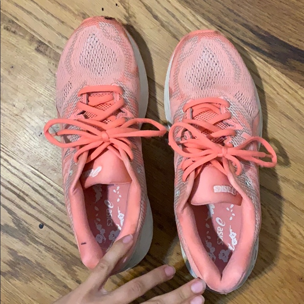 Asics Gel Nimbus 20 Peach Running Shoes Sz 9